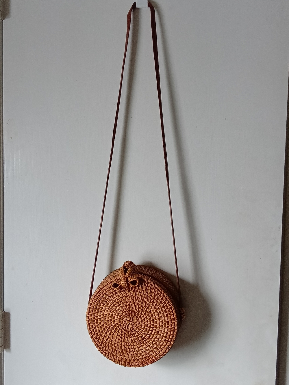 Round Woven Crossbody Bag in Tan